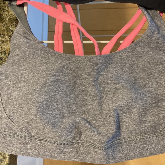 LULU SAVINGS BUNDLE: 5 size 4 Sport Bras - Picture 2 of 6